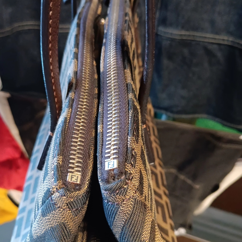 Vintage Fendi Purse - Picture 3 of 10